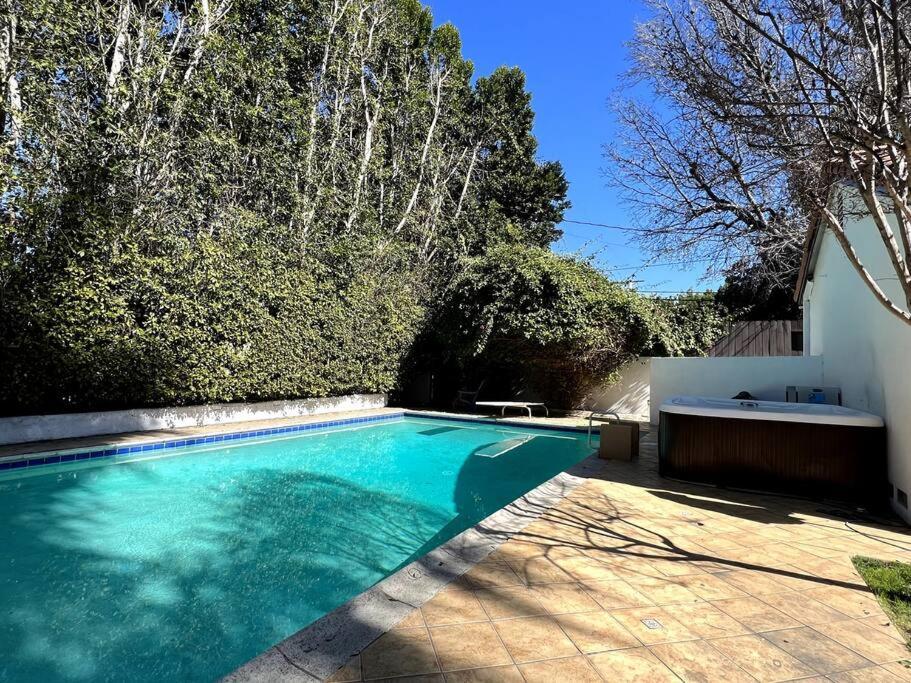 Stylish Mediterranean Villa, Pool, Jacuzzi, Hollywood & Malibu Bliss Лос-Анджелес Экстерьер фото