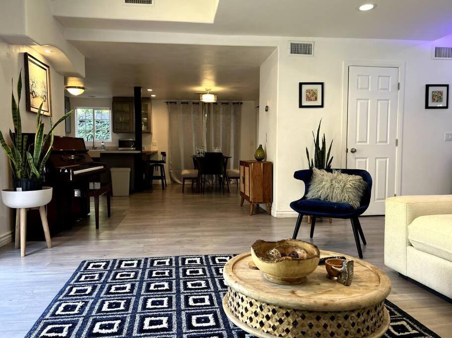 Stylish Mediterranean Villa, Pool, Jacuzzi, Hollywood & Malibu Bliss Лос-Анджелес Экстерьер фото